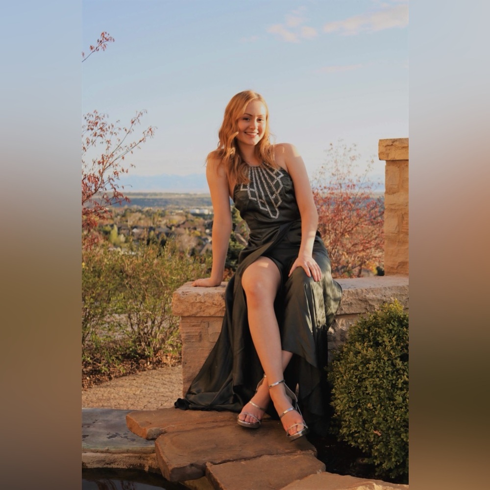 Formal prom dress - emerald green silver accents - size 2